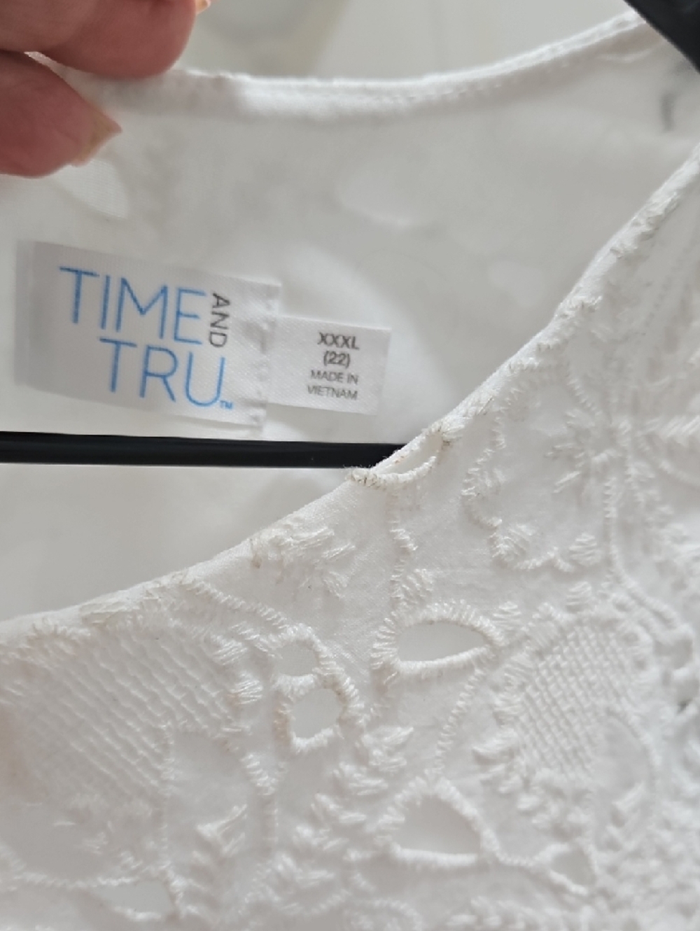 Time and Tru Snowy White Eyelet Sleeveless top - Picture 3 of 4